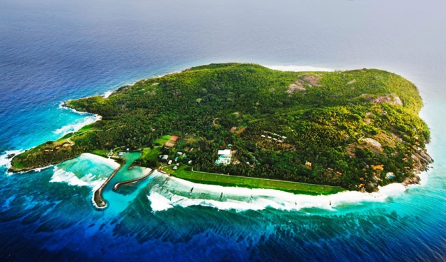 Angelina Jolie & Brad Pitt Fregate island