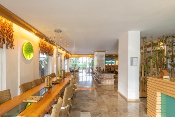 BORA BORA BUTIK  ***