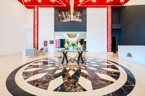 GRANADA LUXURY RED  *****