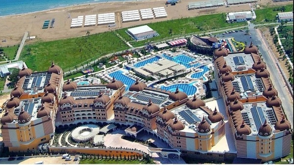 ROYAL ALHAMBRA *****