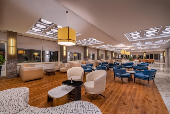 Trendy Palm Beach (Adults Only, 16+) *****