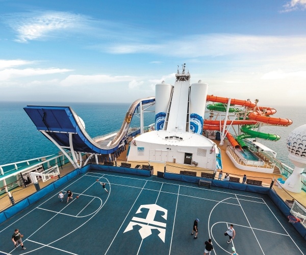 HAJÓZÁS AZ ÉSZAKI-TENGEREN, Liberty of the Seas