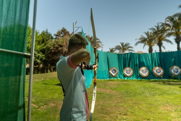 AQI PEGASOS WORLD ****