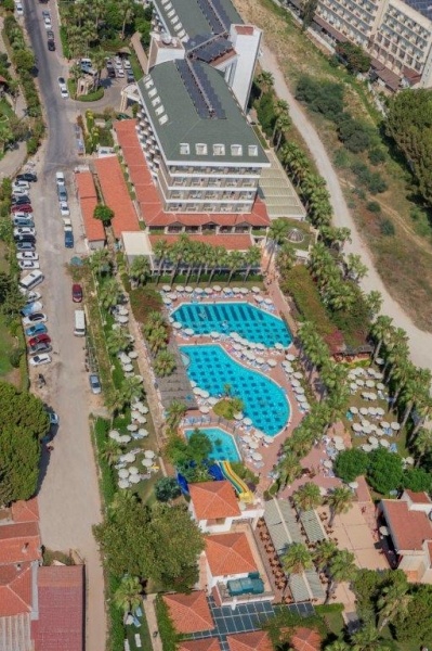 Trendy Palm Beach Hotel***** - AI, repülővel