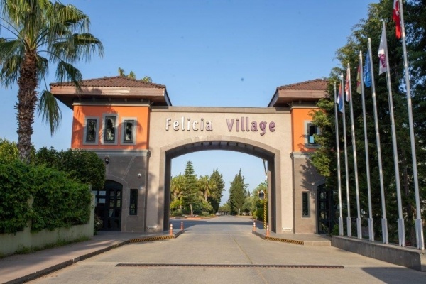 Club Felicia Village*****-AI, repülővel