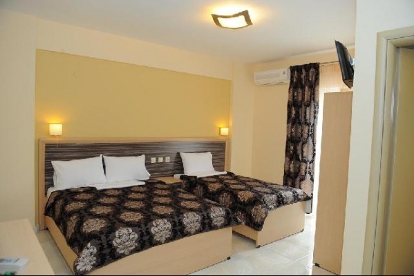 Andromeda Apartmanház, busszal