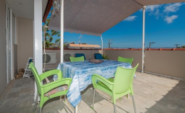 Anadiomeni Stúdiók, repülővel