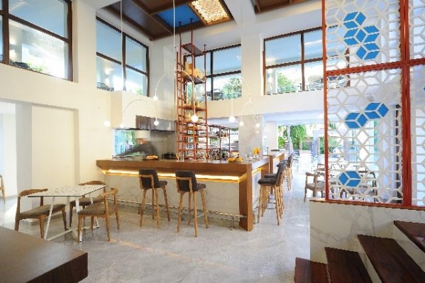 Hotel Atrium Ambiance**** FP (14+), repülővel