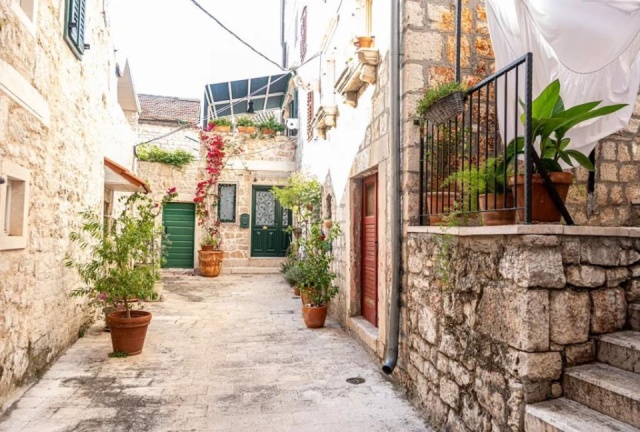 DALMÁCIA kincsei PÜNKÖSD idején