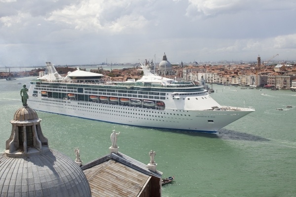 KARIBI ÁTKELÉS - PANAMÁTÓL PUERTO RICÓIG, Grandeur of the Seas