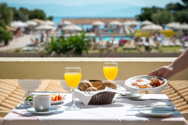 Canvas By Mitsis Messonghi ****