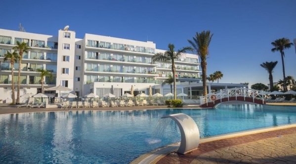 TSOKKOS PROTARAS BEACH ****