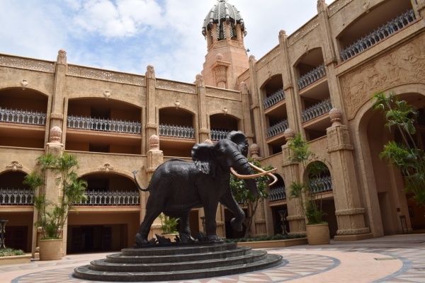 DÉL-AFRIKAI KÖRUTAZÁS FOKVÁROS-SZAFARI-SUN CITY, repülővel