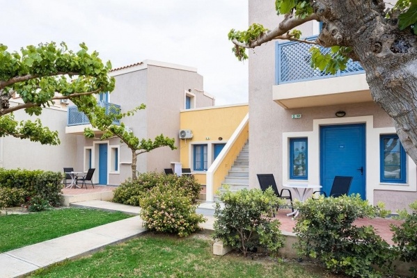 EMERALD BY AZUL COLLECTION ****