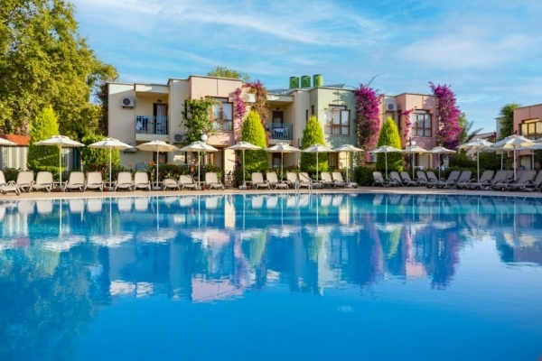 Vonresort Golden Beach *****- UAI, repülővel