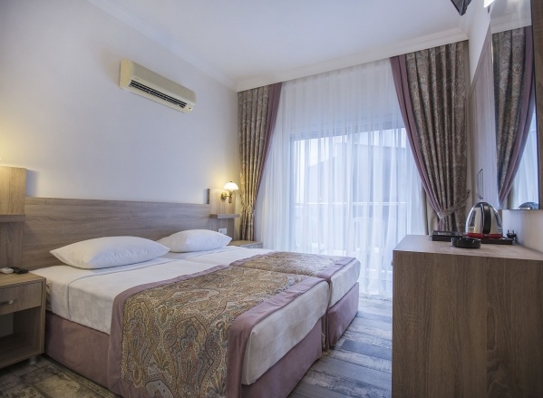 Arsi Enfi City Beach Hotel ****, Törökország