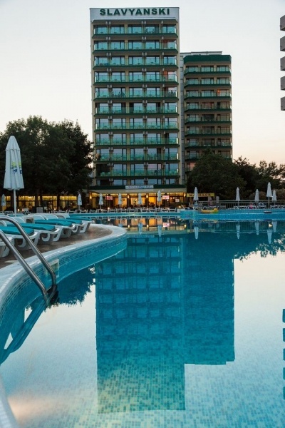 Slavyanski *** Sunny Beach repülővel