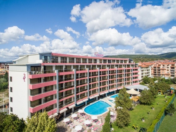 Flamingo **** Sunny Beach repülővel