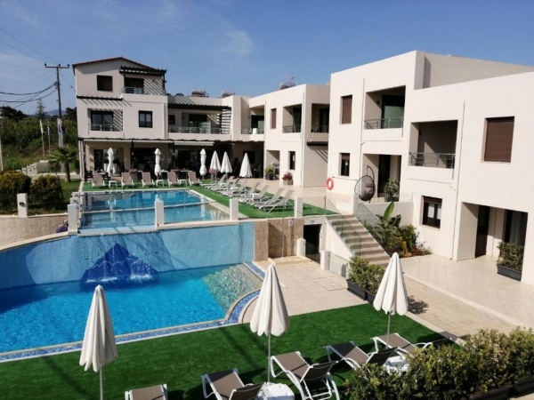 CARISA SUITES and APARTMENTS *** Maleme repülővel